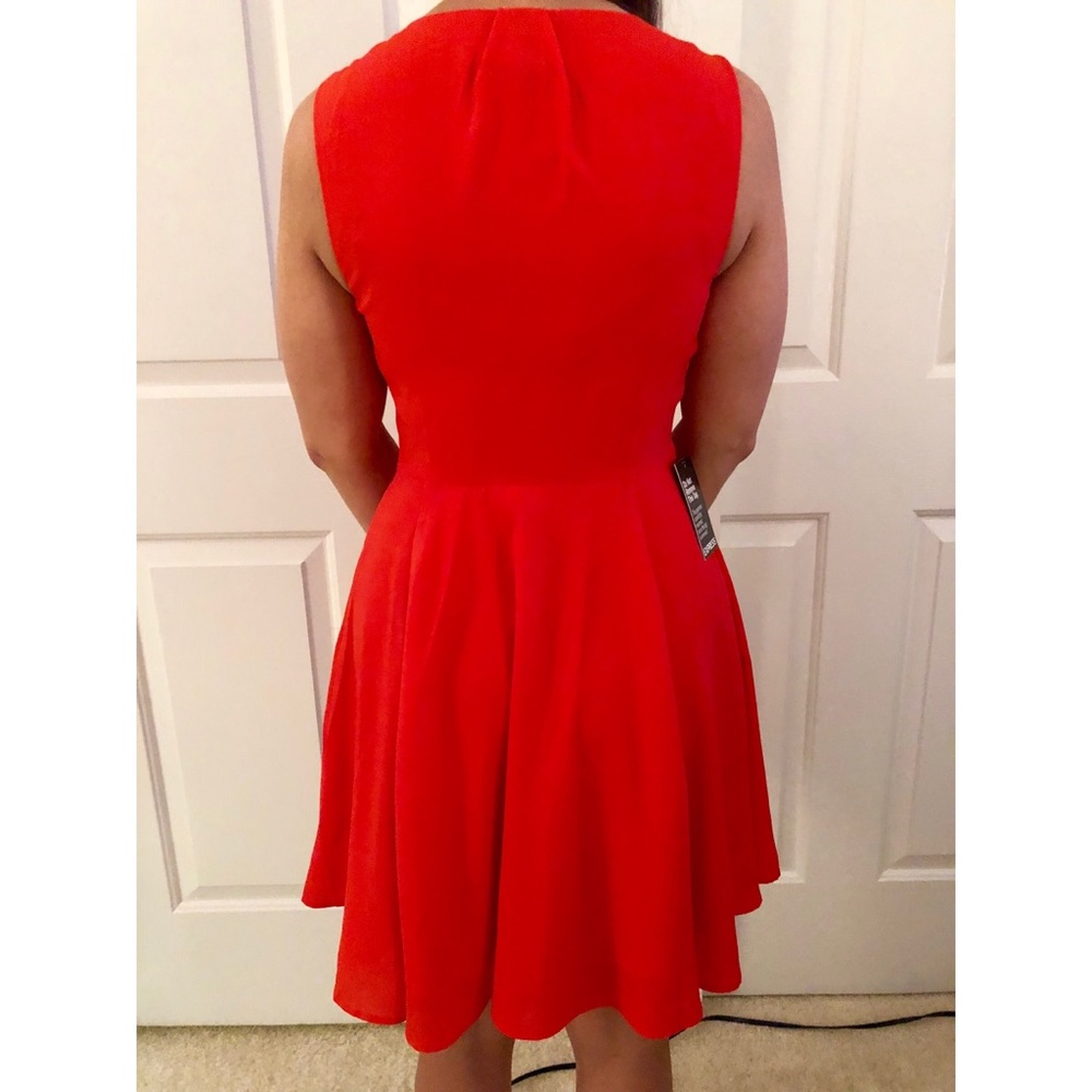 Coral Express dress - Picture 2 of 3